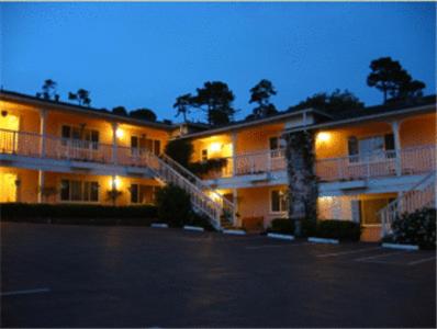 Carmel Inn & Suites Main image 1